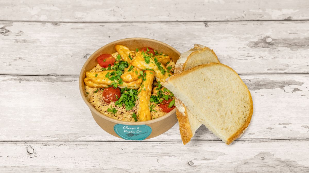 Hummus with Halloumi