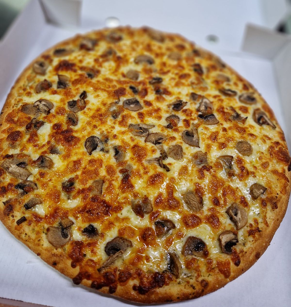 Garlic Pizza With Cheese Mushroom